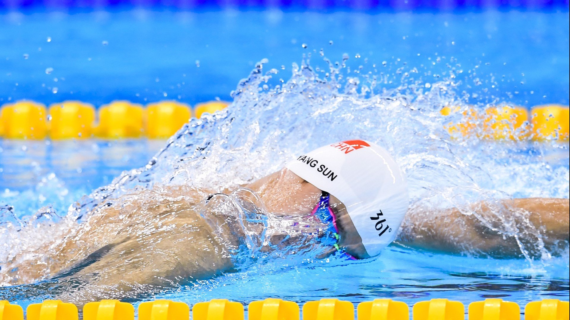 恩比德连续得分拉开差距，猛龙狂胜新疆队，跨越地域的篮球传奇