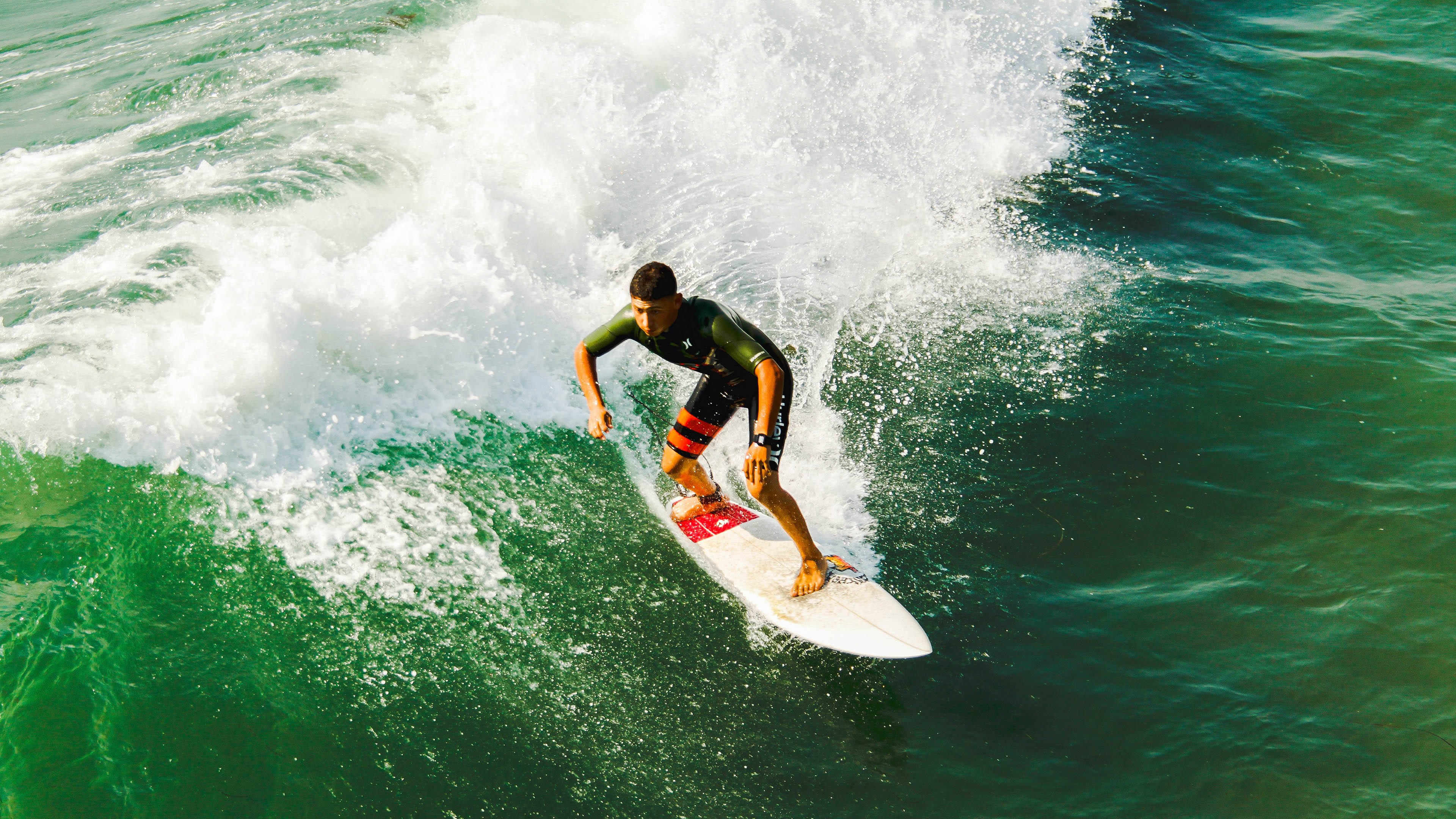 赛道上的魔术师，当德罗赞在F1街道赛接管比赛
